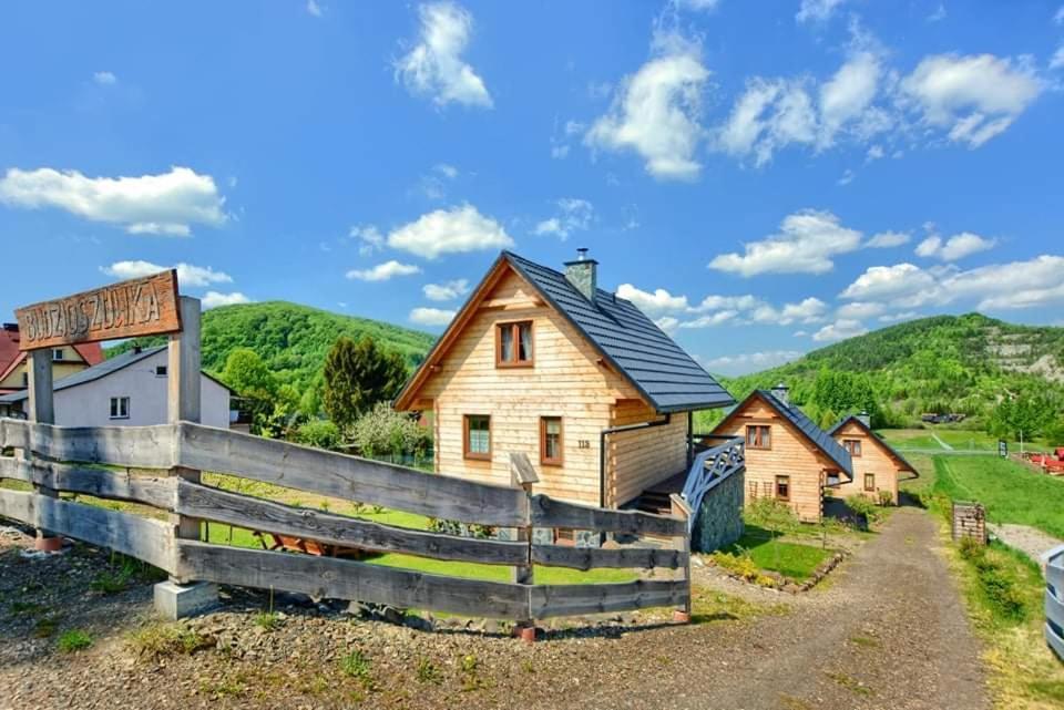 Domki Caloroczne Domkowstwo Bobrka Экстерьер фото